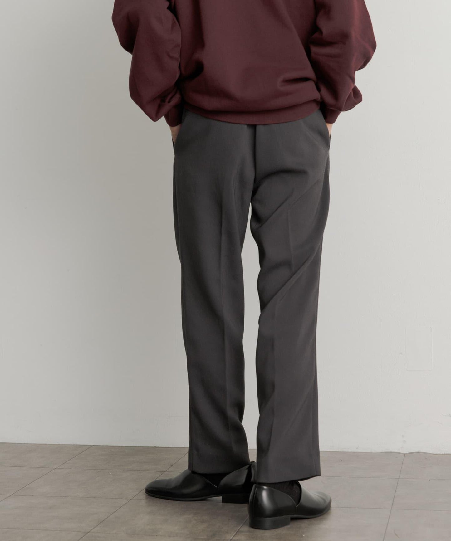 硬挺斜紋中線直筒褲