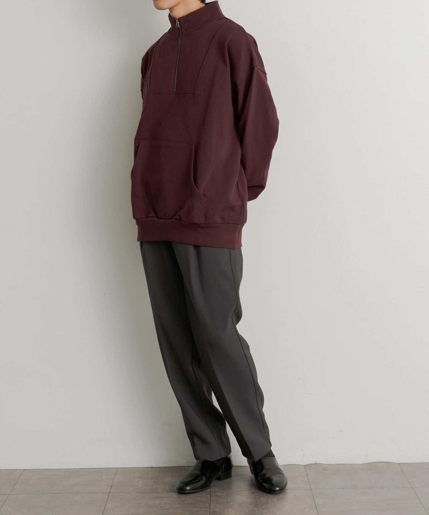 硬挺斜紋中線直筒褲