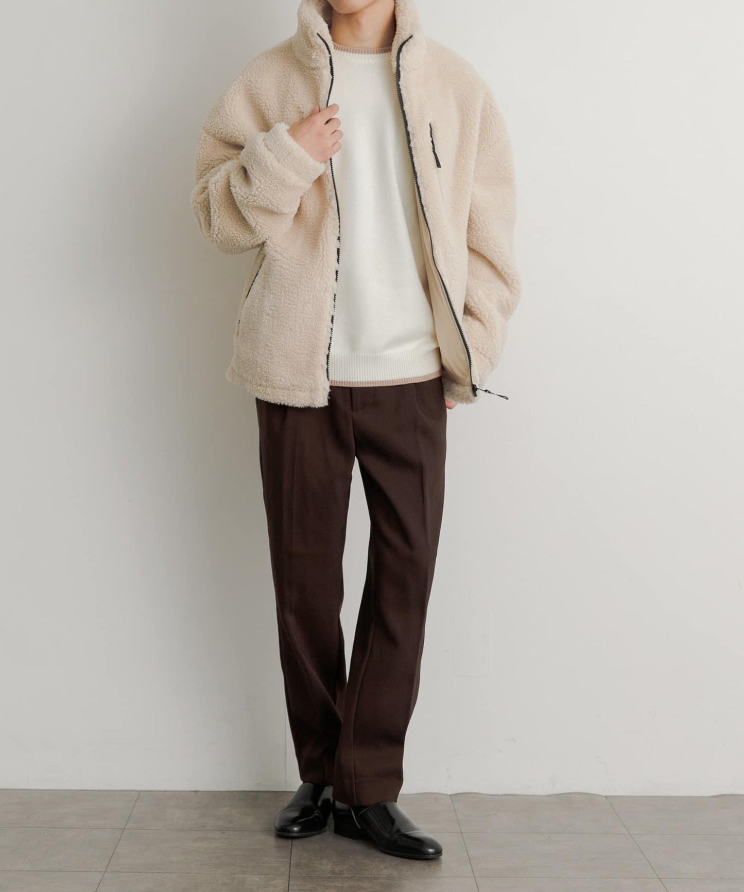 硬挺斜紋中線直筒褲