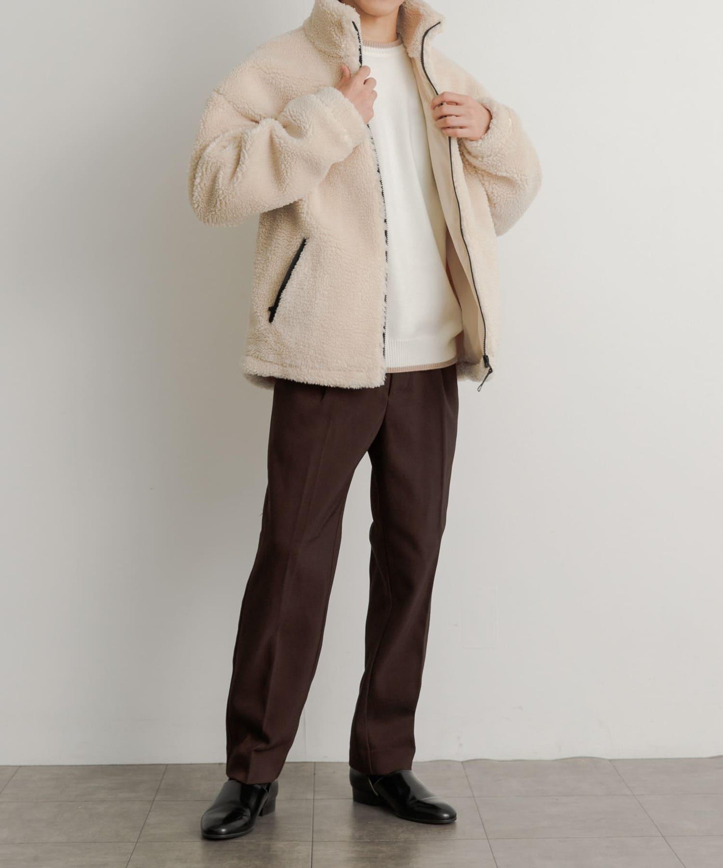 硬挺斜紋中線直筒褲