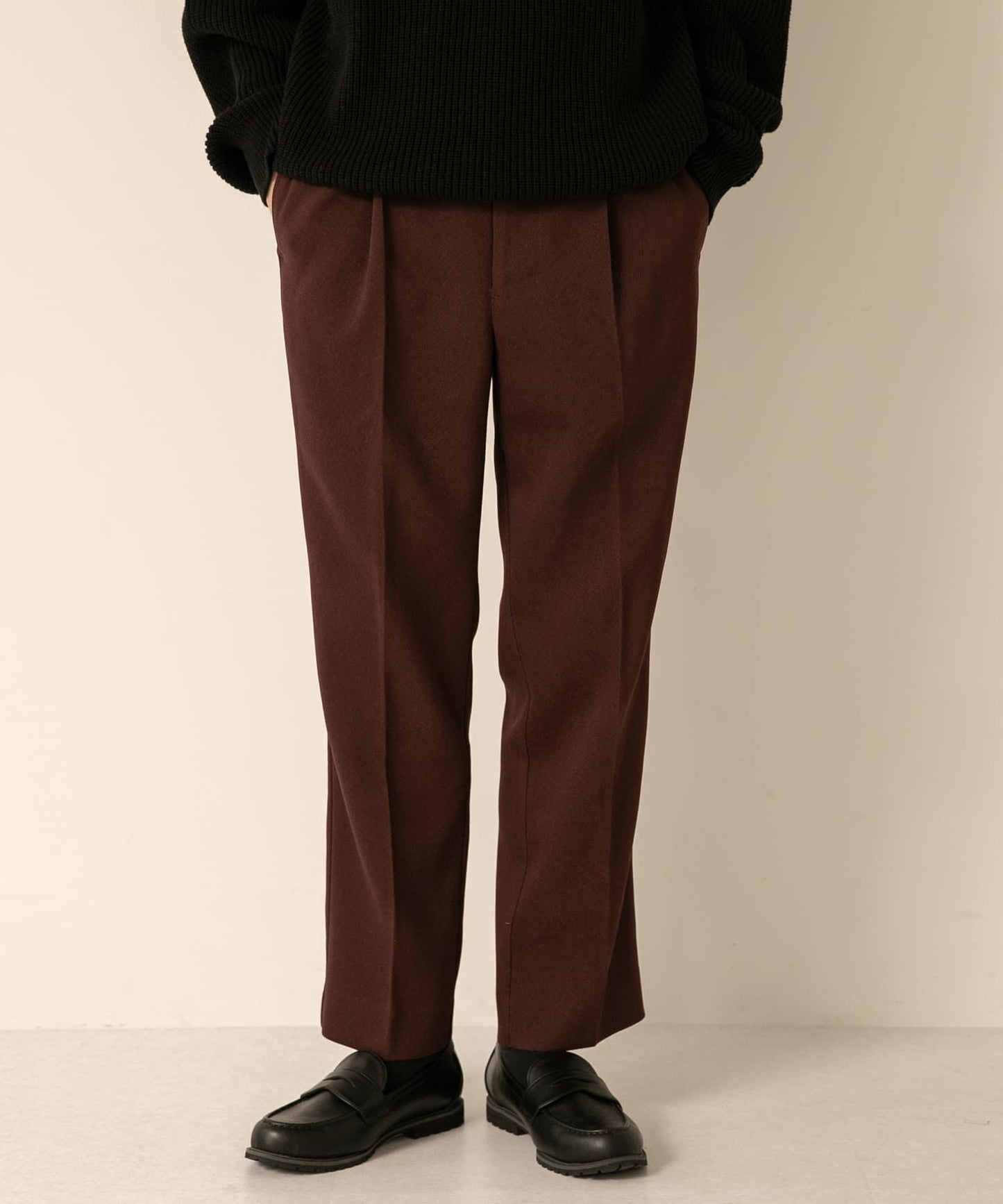 硬挺斜紋中線直筒褲