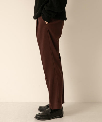 硬挺斜紋中線直筒褲