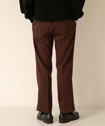 硬挺斜紋中線直筒褲