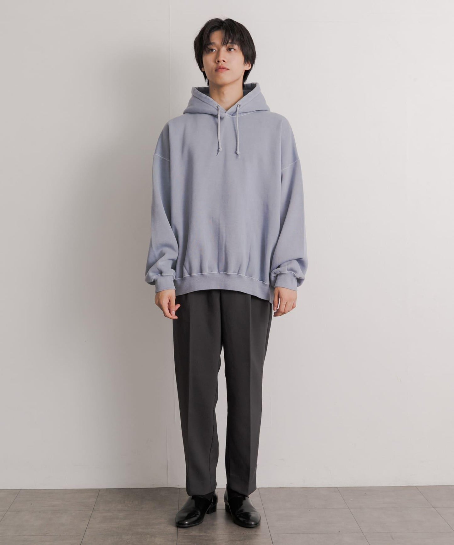 硬挺斜紋中線直筒褲