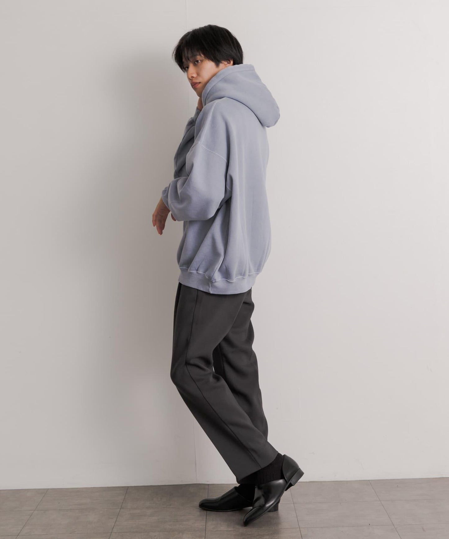 硬挺斜紋中線直筒褲