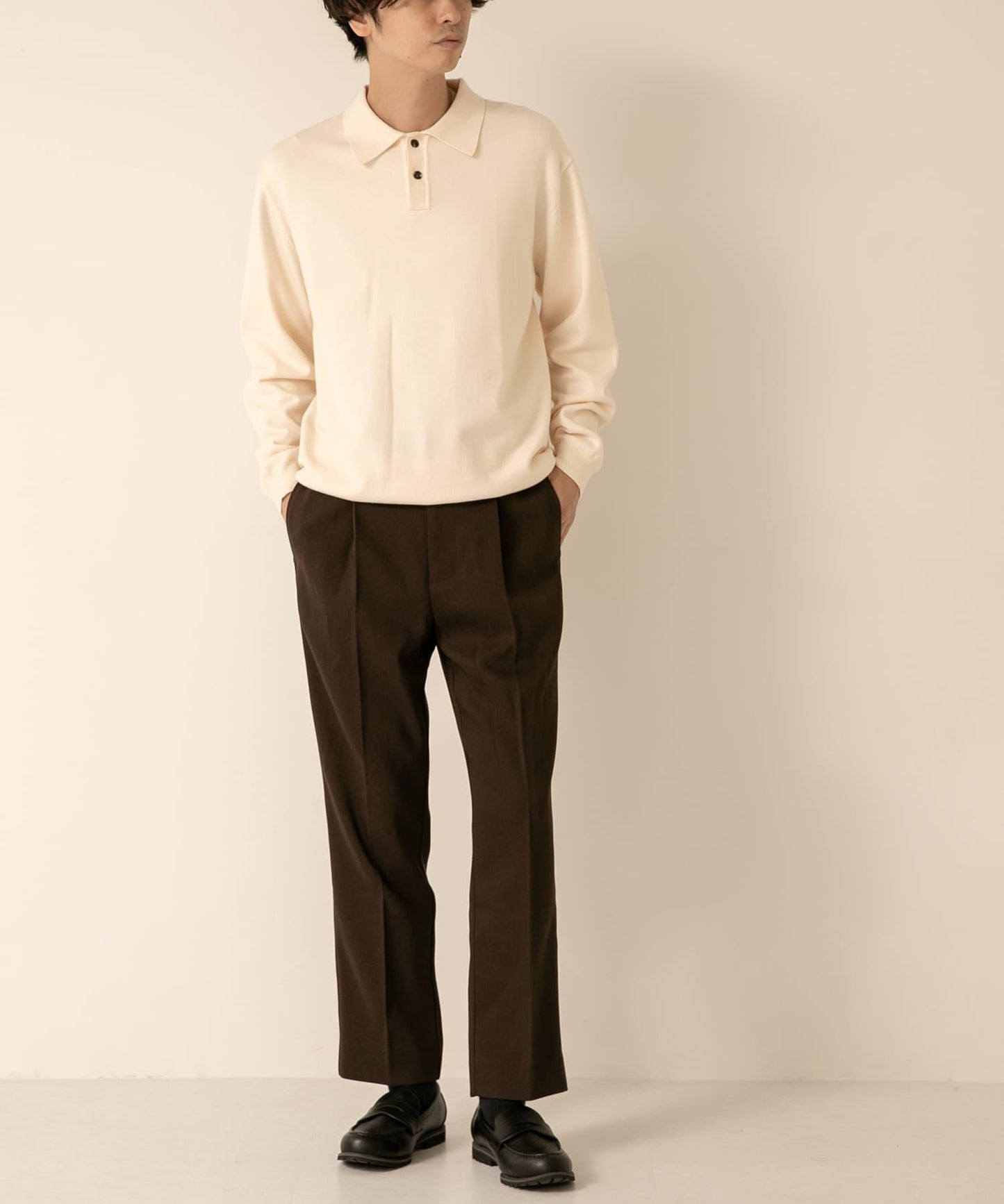 硬挺斜紋中線直筒褲