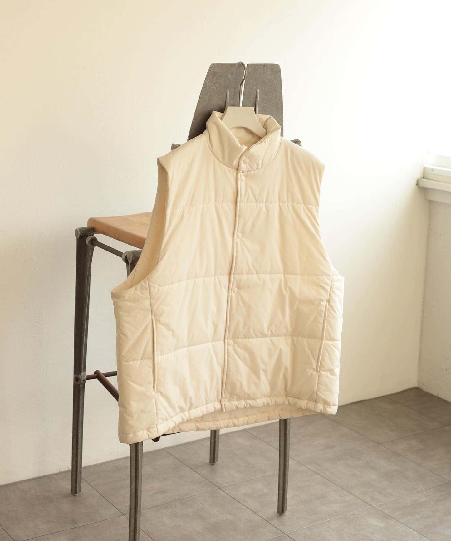 帶抽繩墊肩馬甲