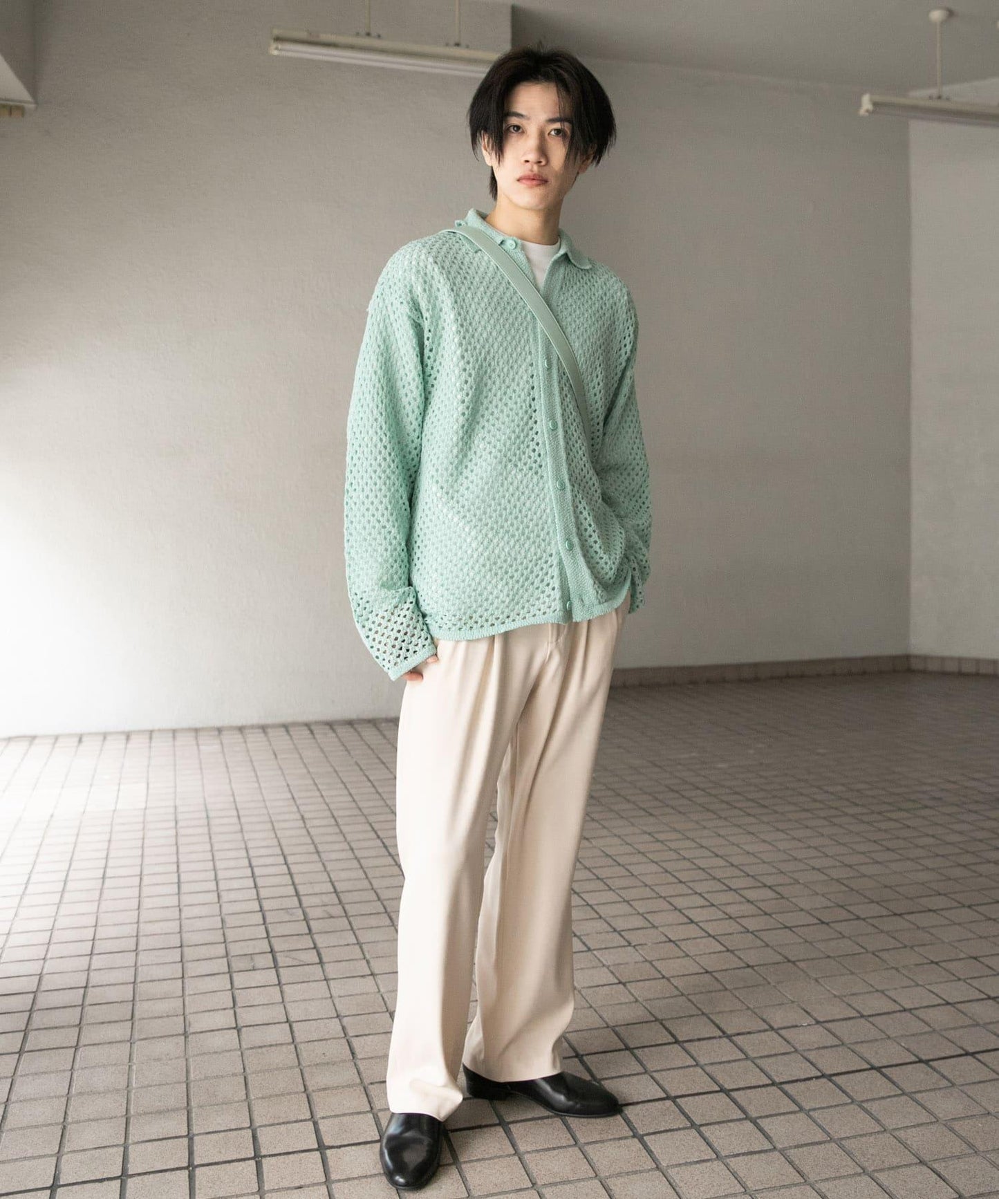 中性款網眼拼接翻領開衫