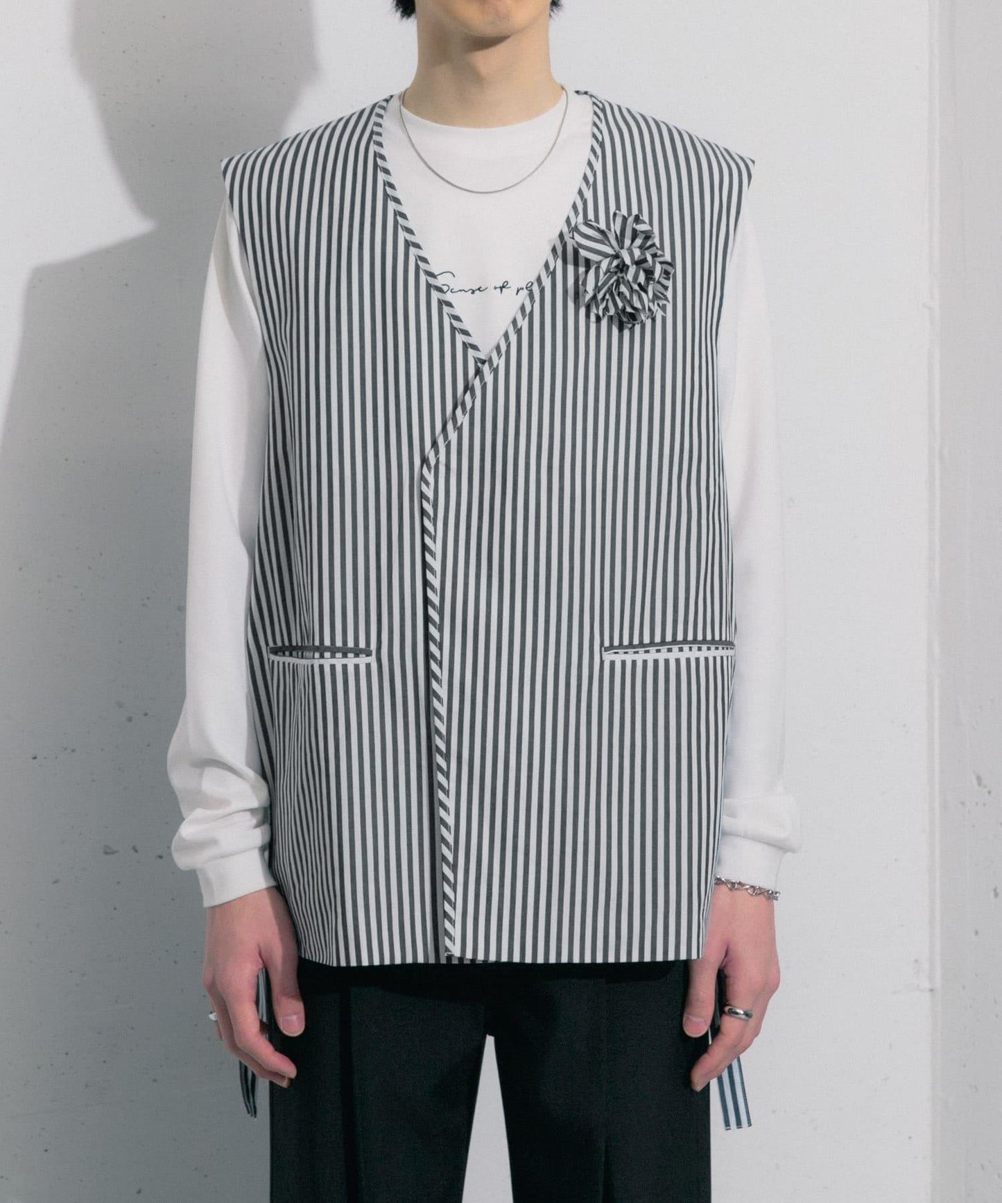 hxcyyd × SOP 條紋花卉胸花襯衫馬甲（男女同款）