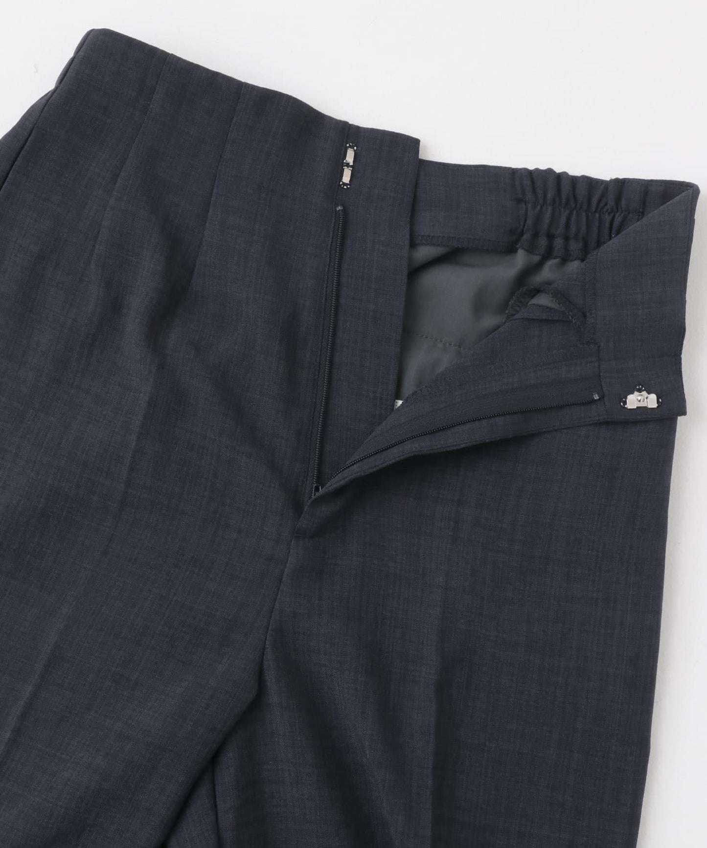 UR TECH DRYLUXE仿亞麻寬鬆長褲