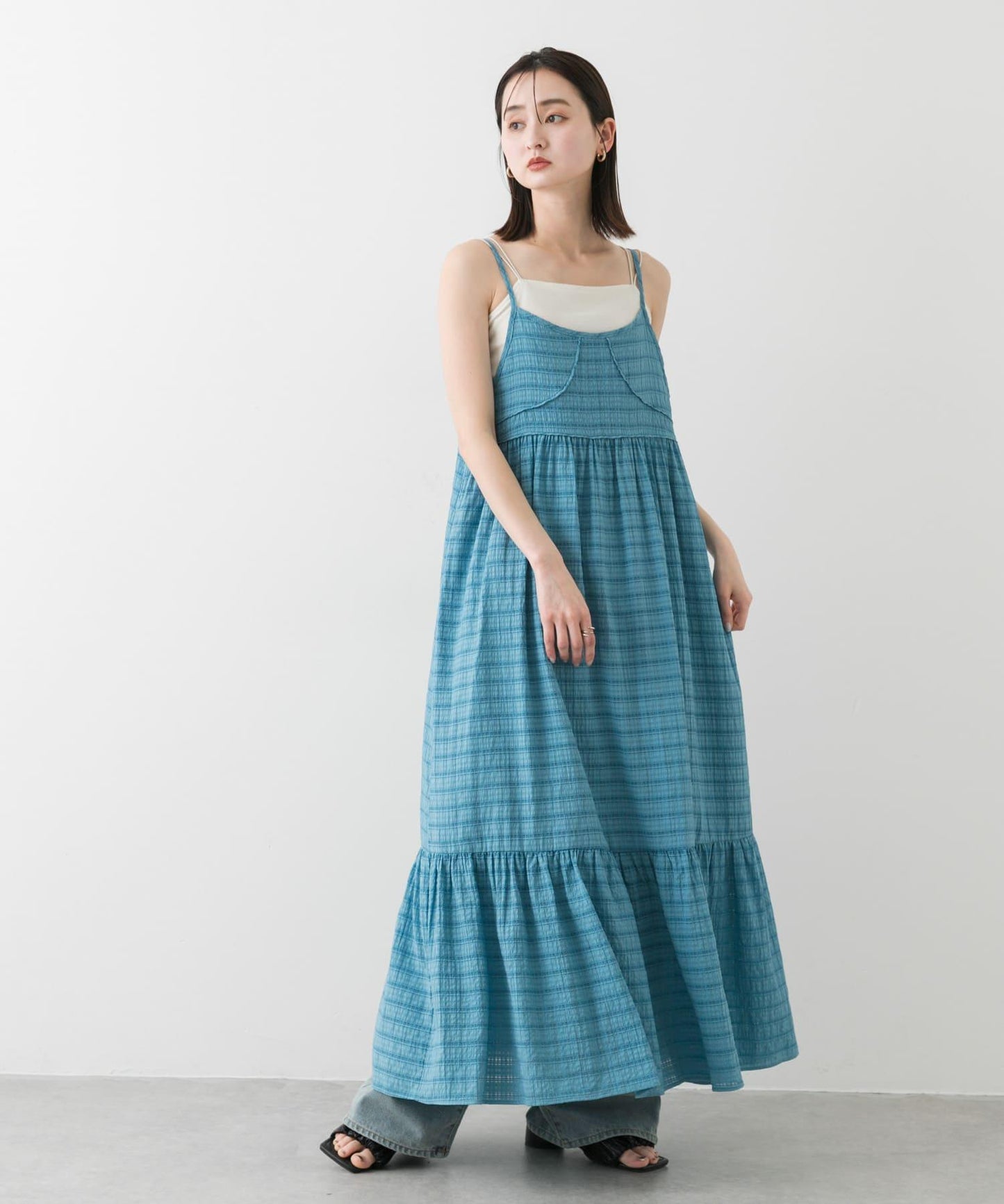 格紋提花吊帶連衣裙