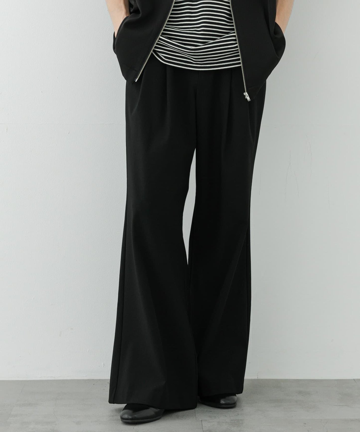 2褶寬鬆喇叭西裝褲