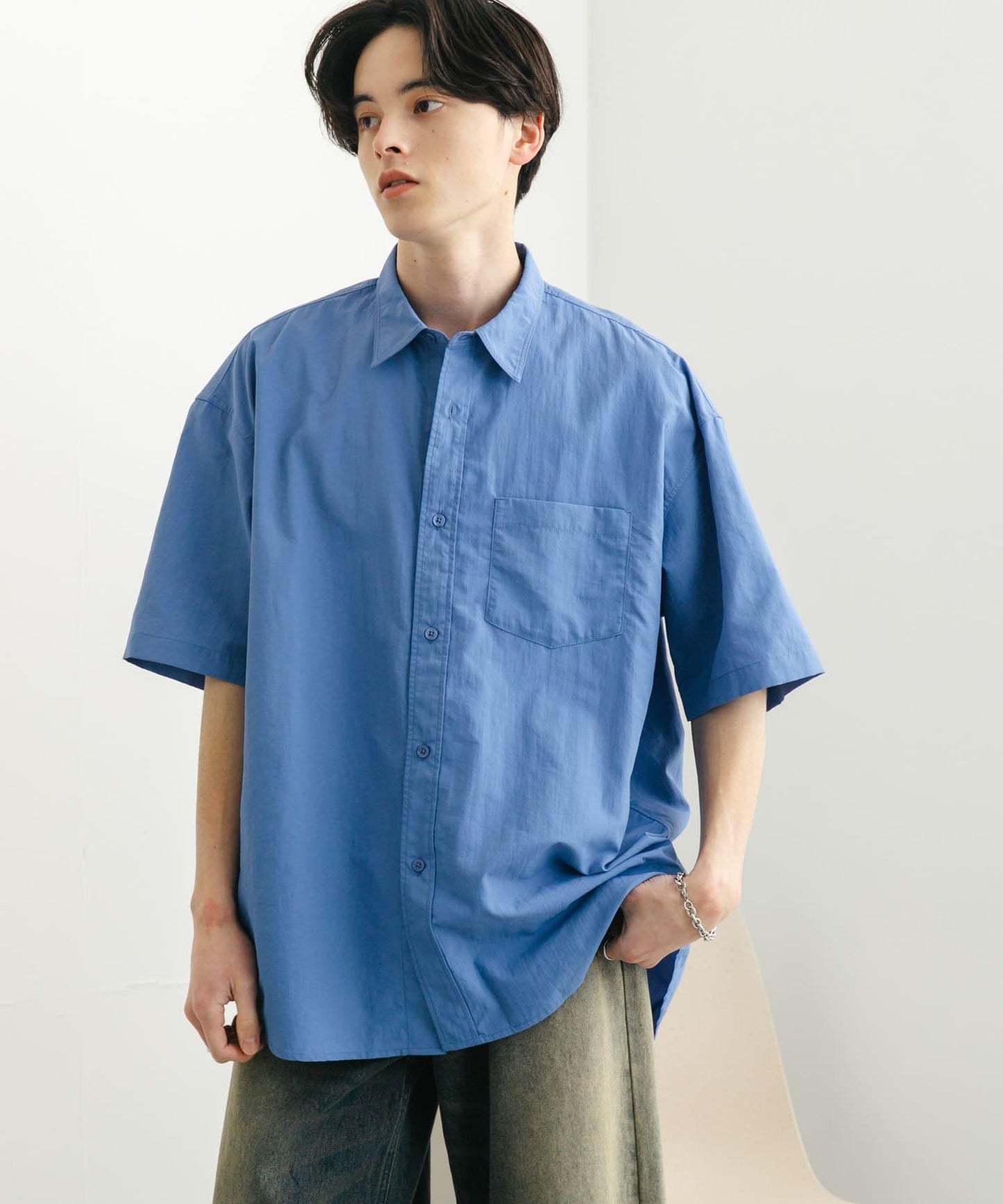 尼龍常規領寬鬆短袖襯衫