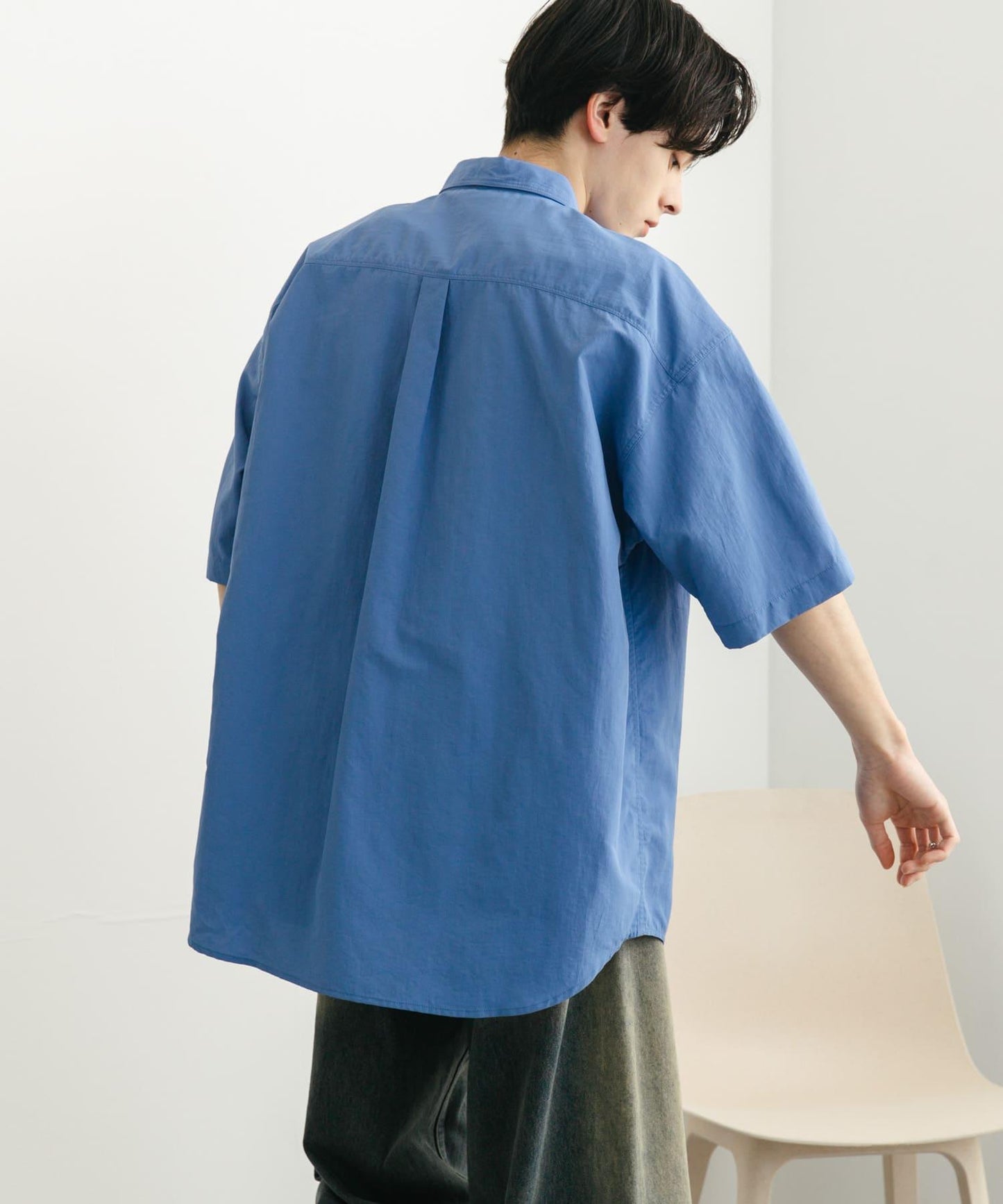 尼龍常規領寬鬆短袖襯衫