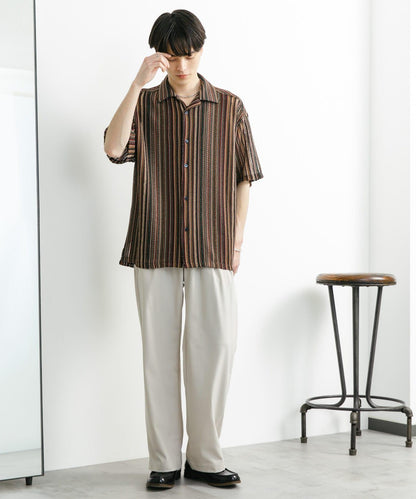 中性款拼色蕾絲開領短袖襯衫