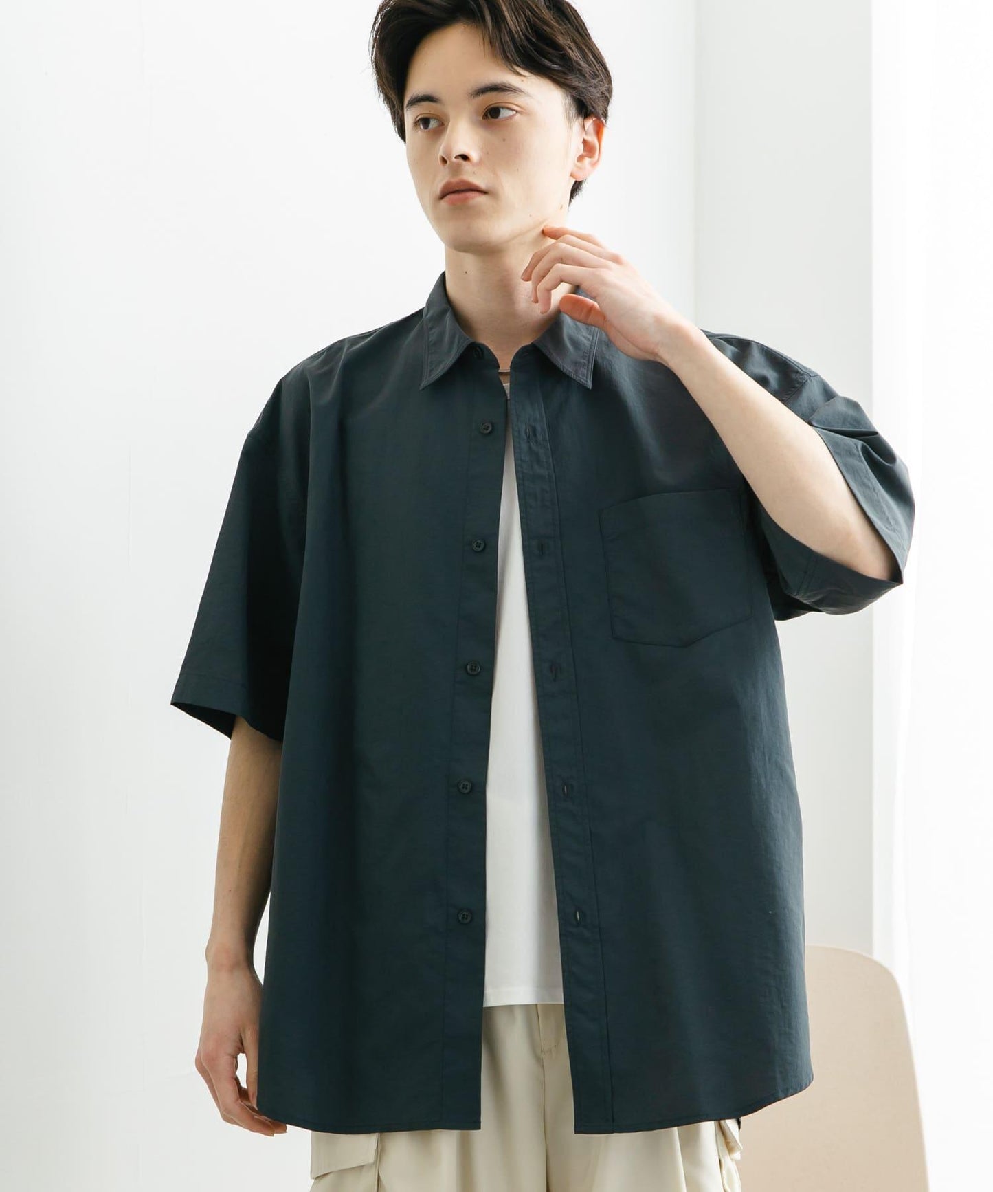 尼龍常規領寬鬆短袖襯衫