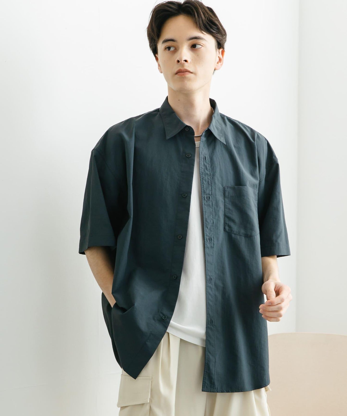 尼龍常規領寬鬆短袖襯衫