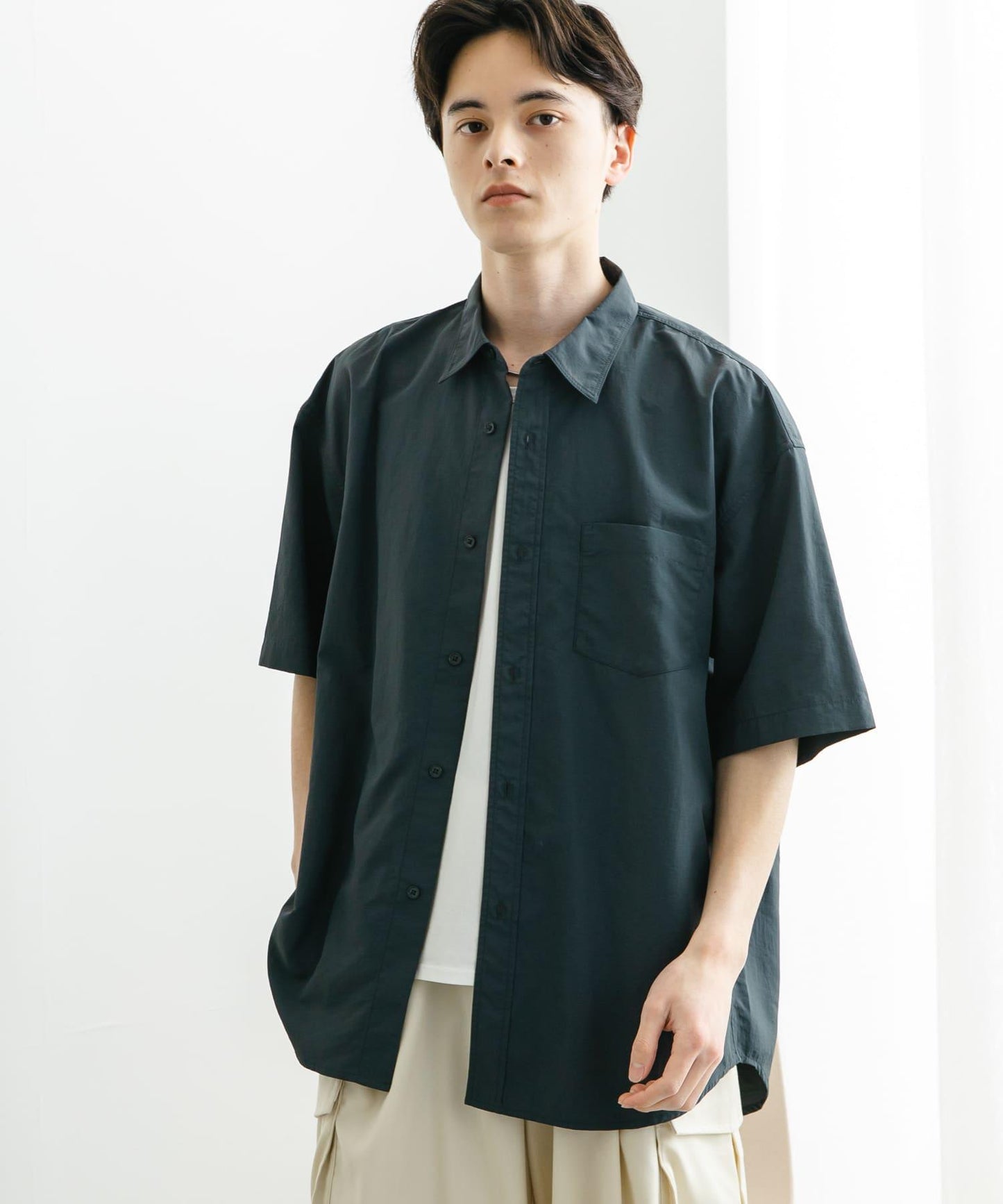 尼龍常規領寬鬆短袖襯衫