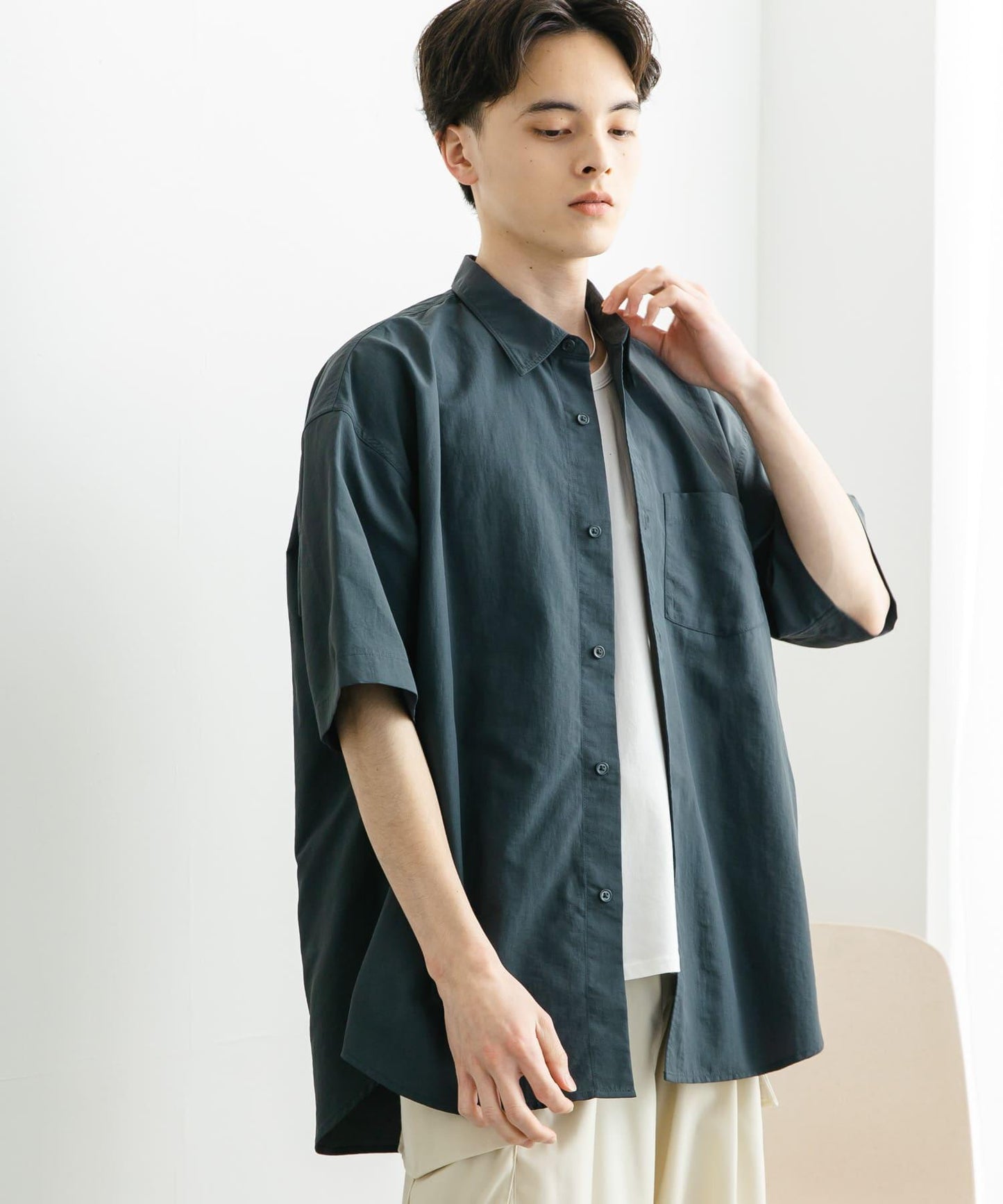 尼龍常規領寬鬆短袖襯衫