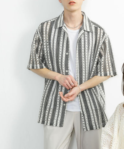 中性款拼色蕾絲開領短袖襯衫