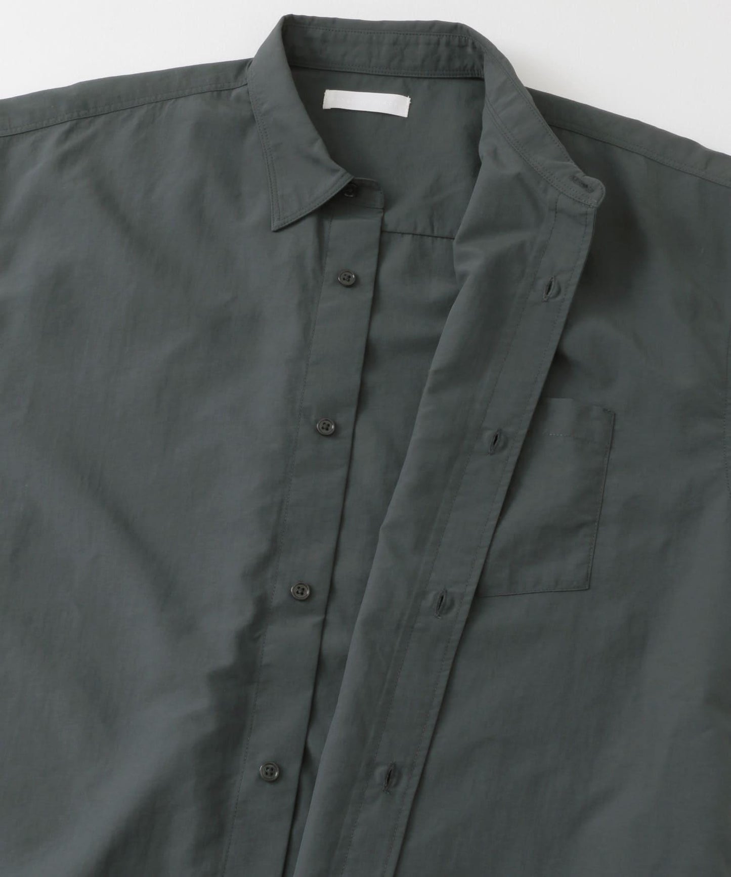 尼龍常規領寬鬆短袖襯衫