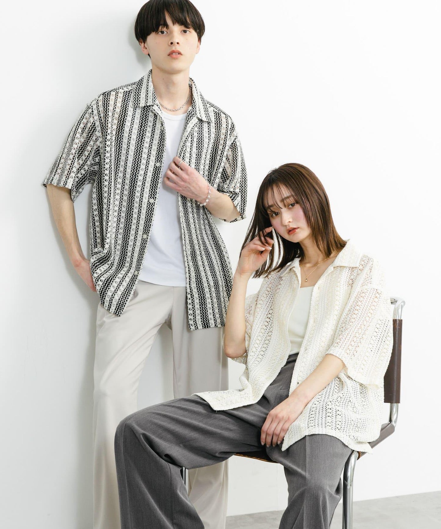 中性款拼色蕾絲開領短袖襯衫