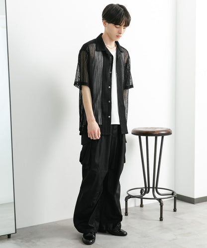 中性款拼色蕾絲開領短袖襯衫