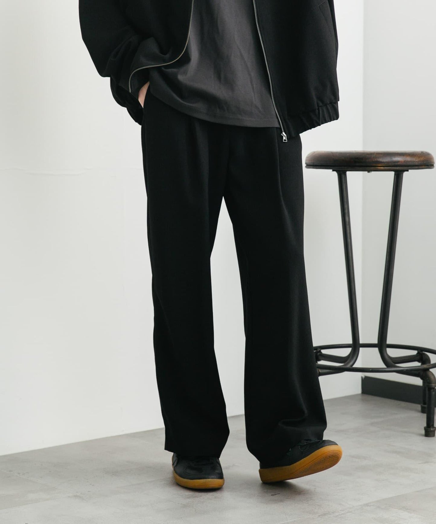 UR TECH DRYLUXE 亞麻風寬鬆長褲