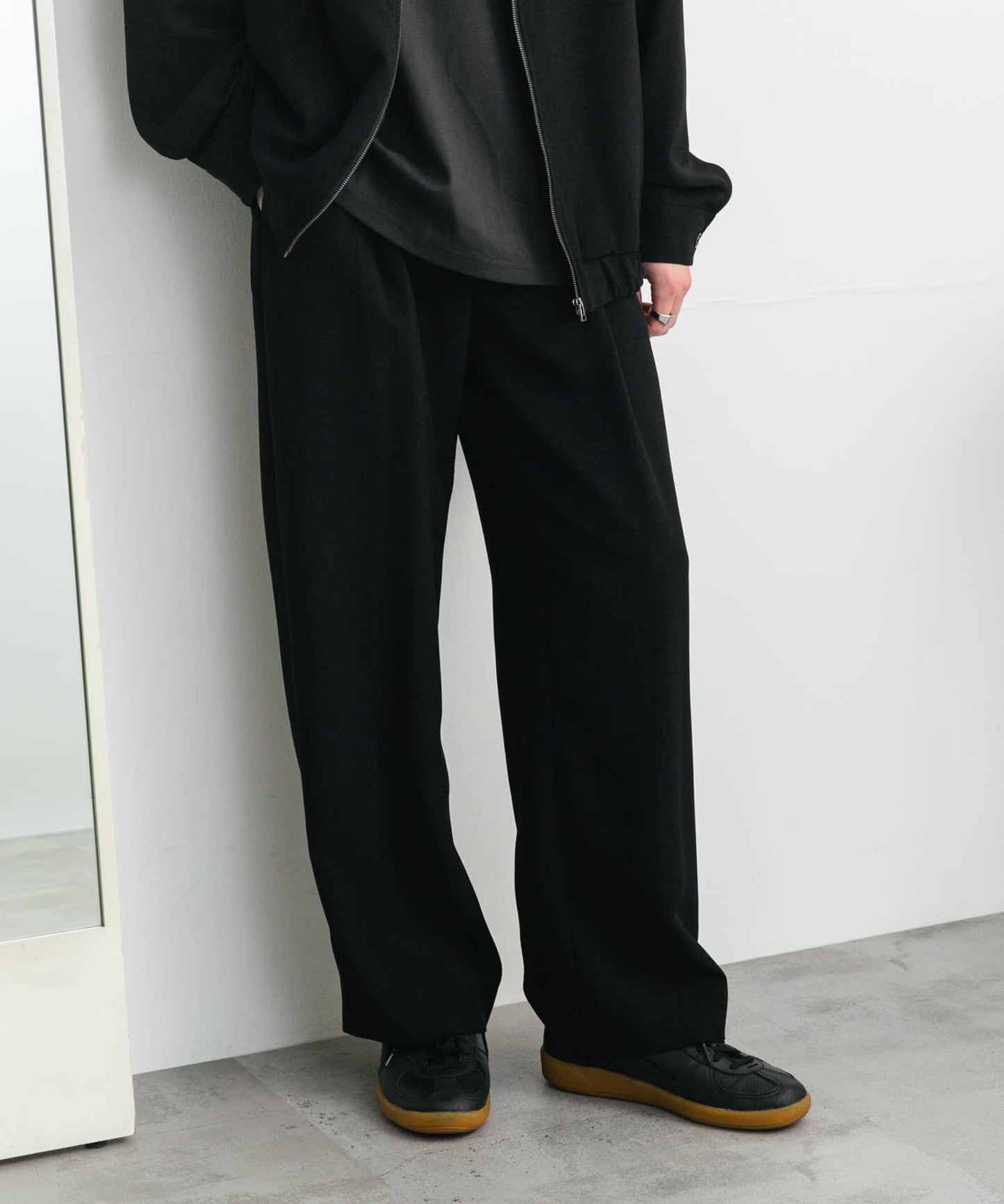 UR TECH DRYLUXE 亞麻風寬鬆長褲