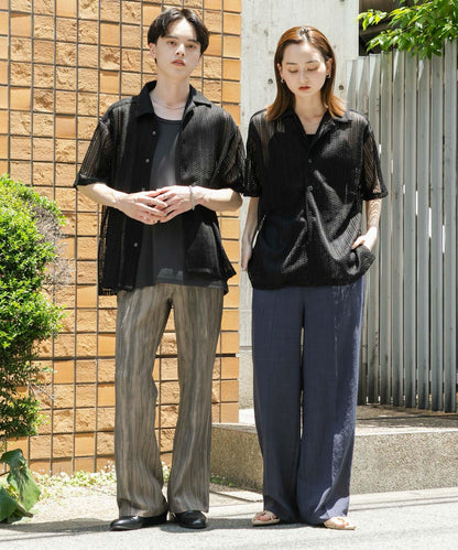 中性款拼色蕾絲開領短袖襯衫