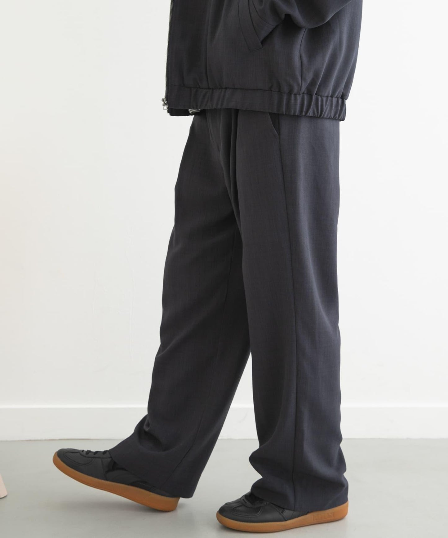 UR TECH DRYLUXE 亞麻風寬鬆長褲