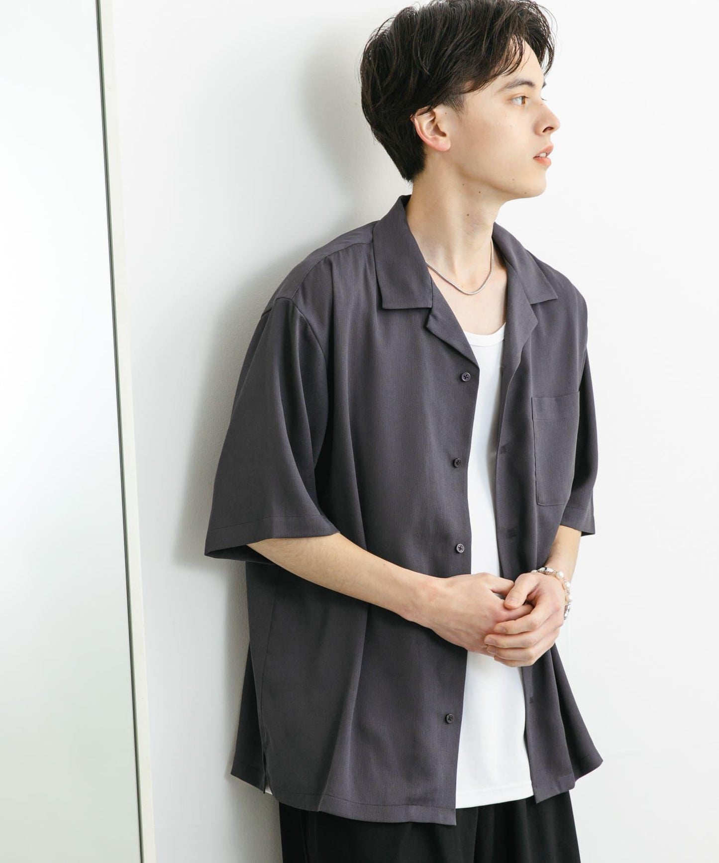 中性透視褶皺開領襯衫