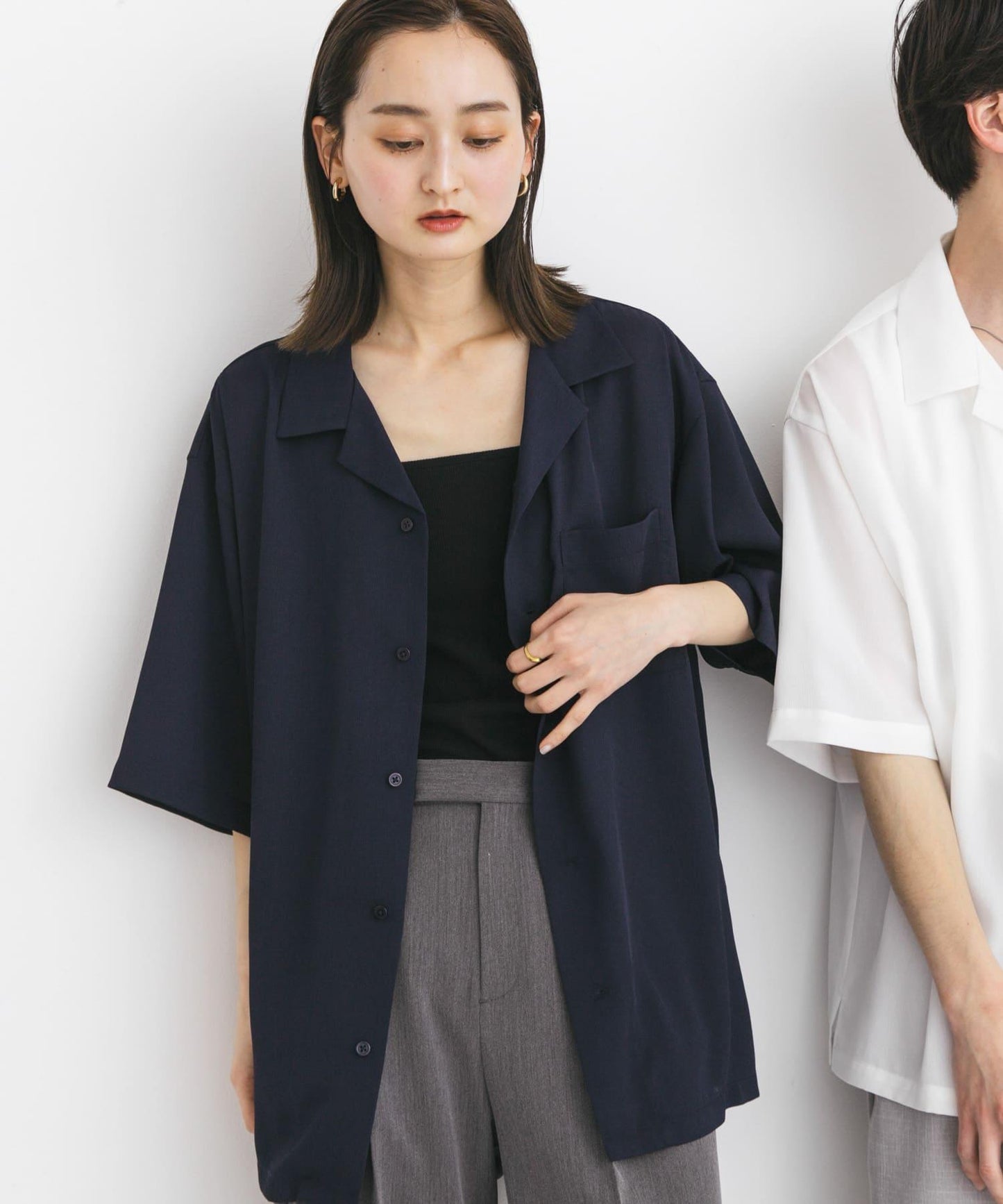 中性透視褶皺開領襯衫