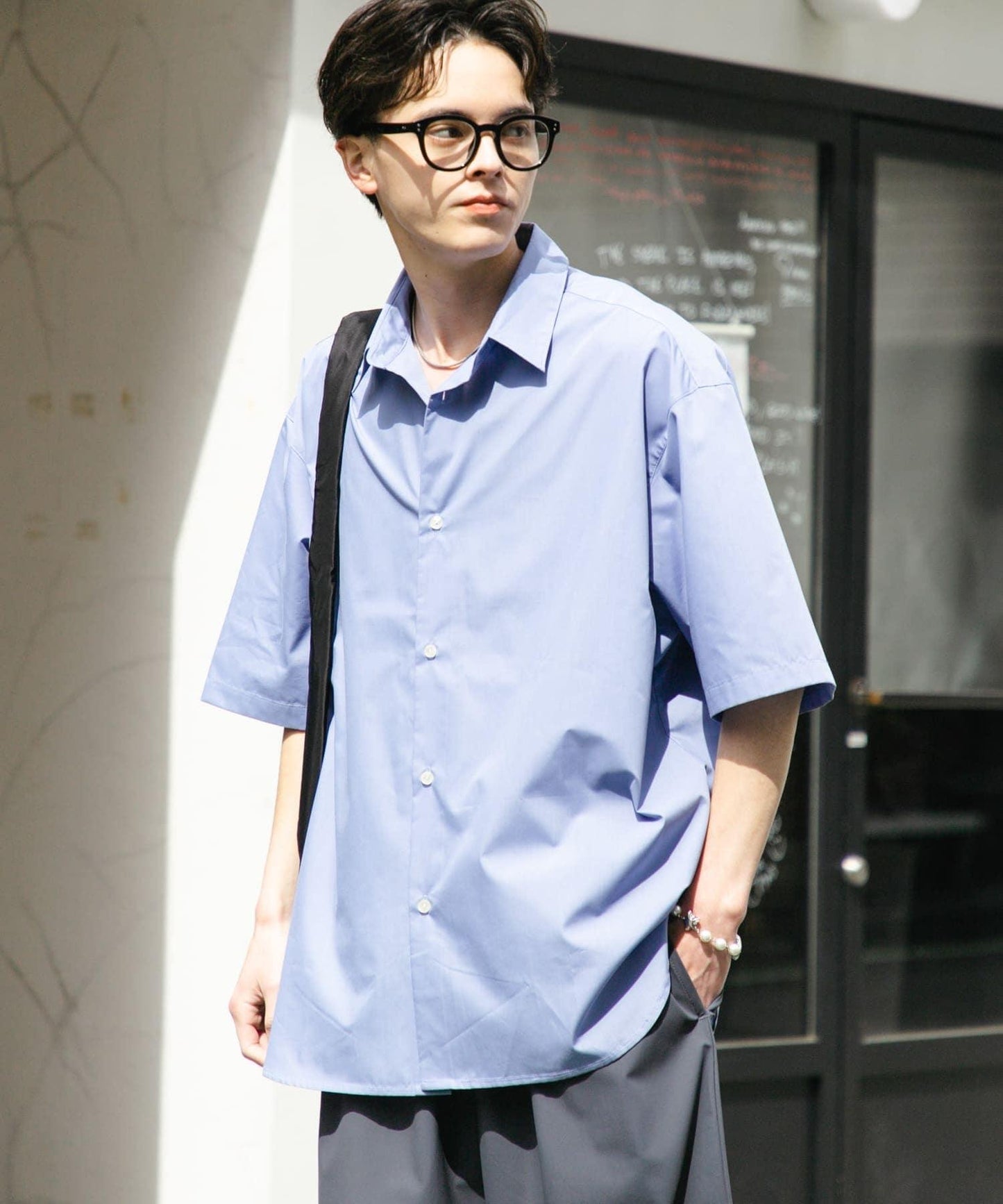 中性寬鬆版常規領短袖襯衫