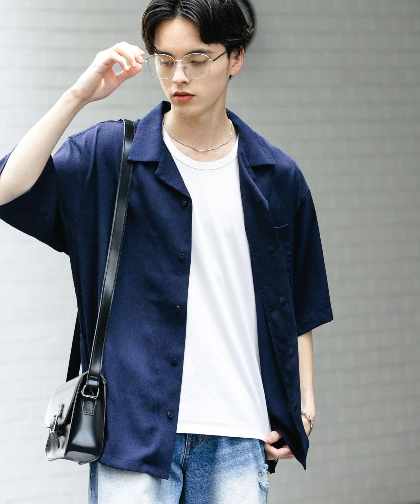 中性透視褶皺開領襯衫