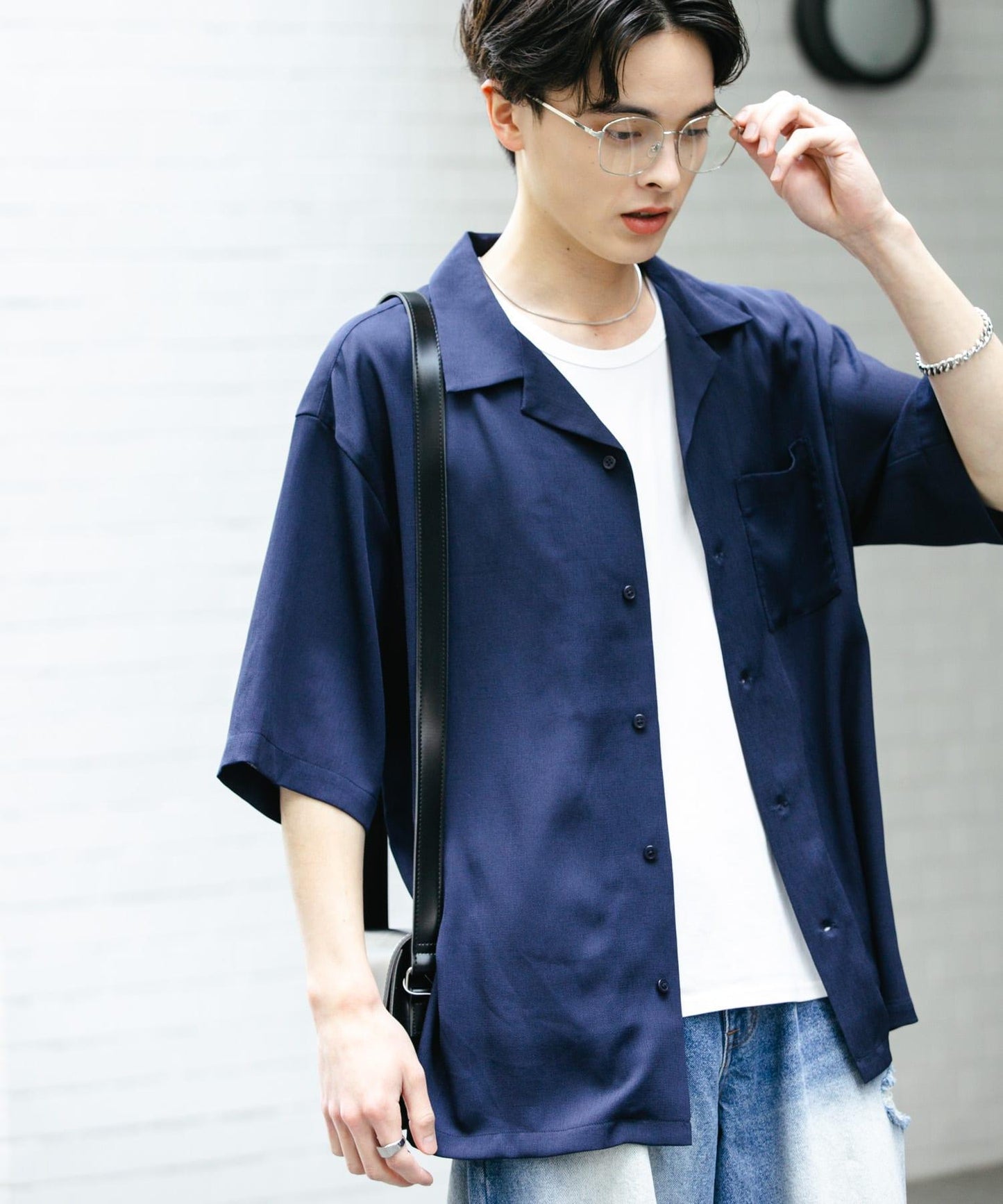 中性透視褶皺開領襯衫