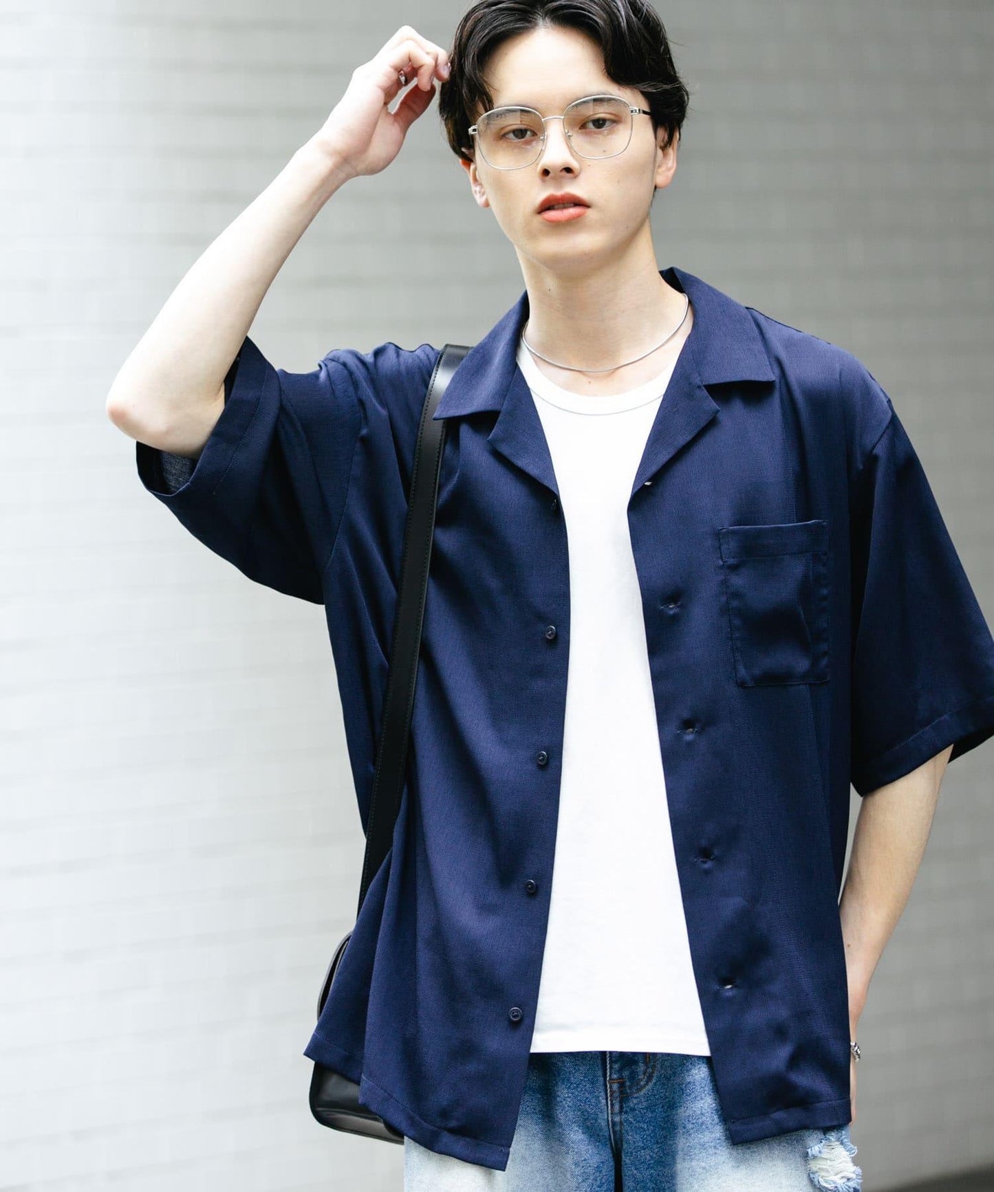 中性透視褶皺開領襯衫