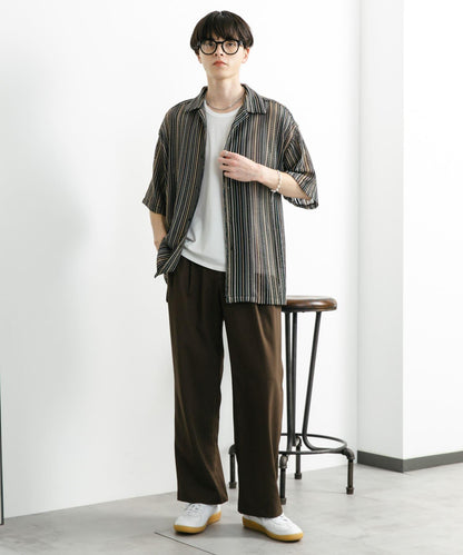 中性款拼色蕾絲開領短袖襯衫