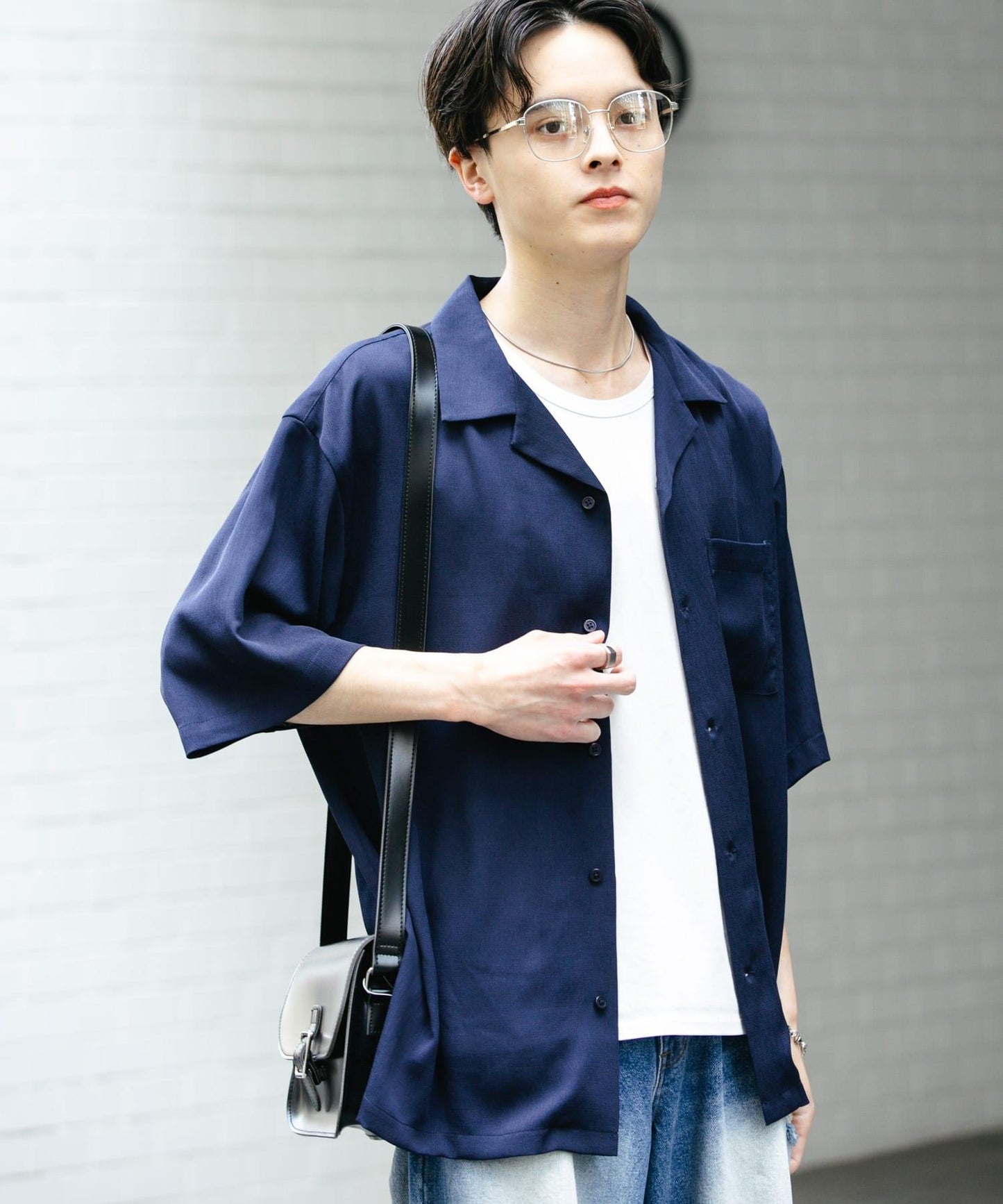 中性透視褶皺開領襯衫