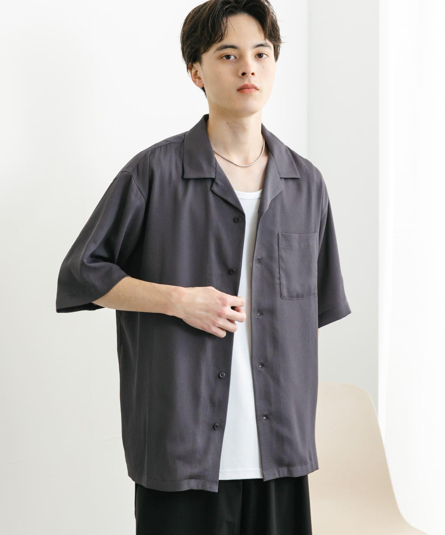 中性透視褶皺開領襯衫