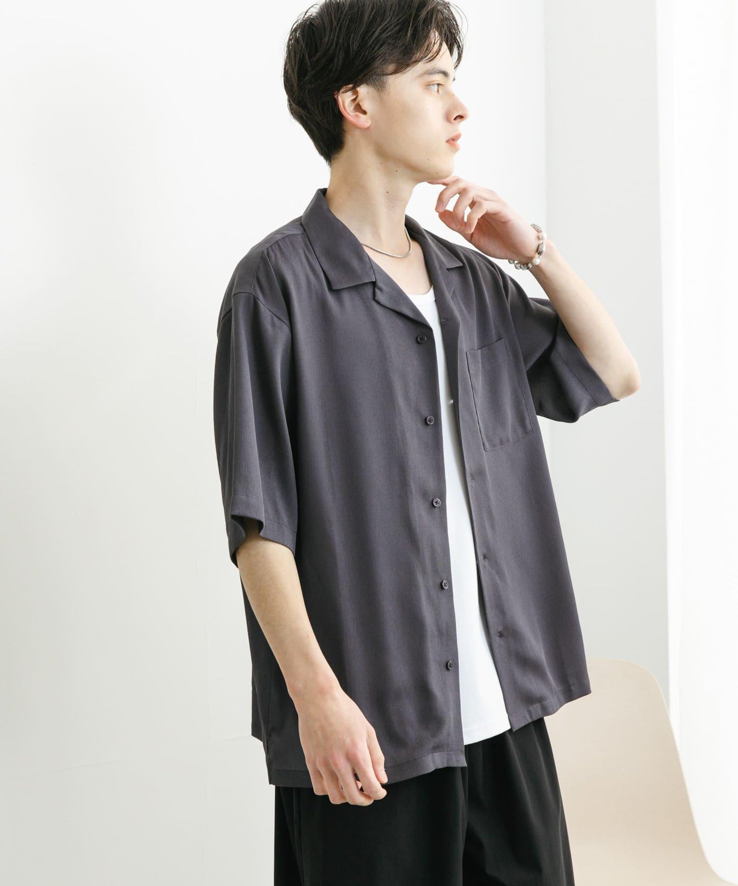 中性透視褶皺開領襯衫