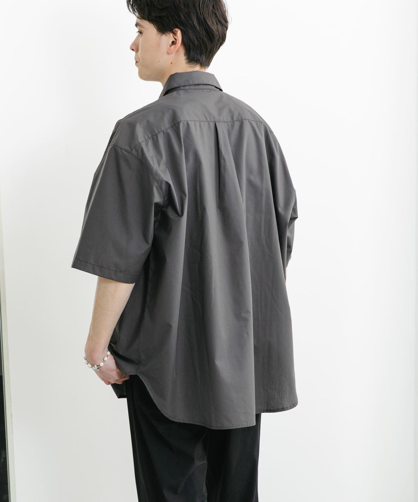 中性寬鬆版常規領短袖襯衫