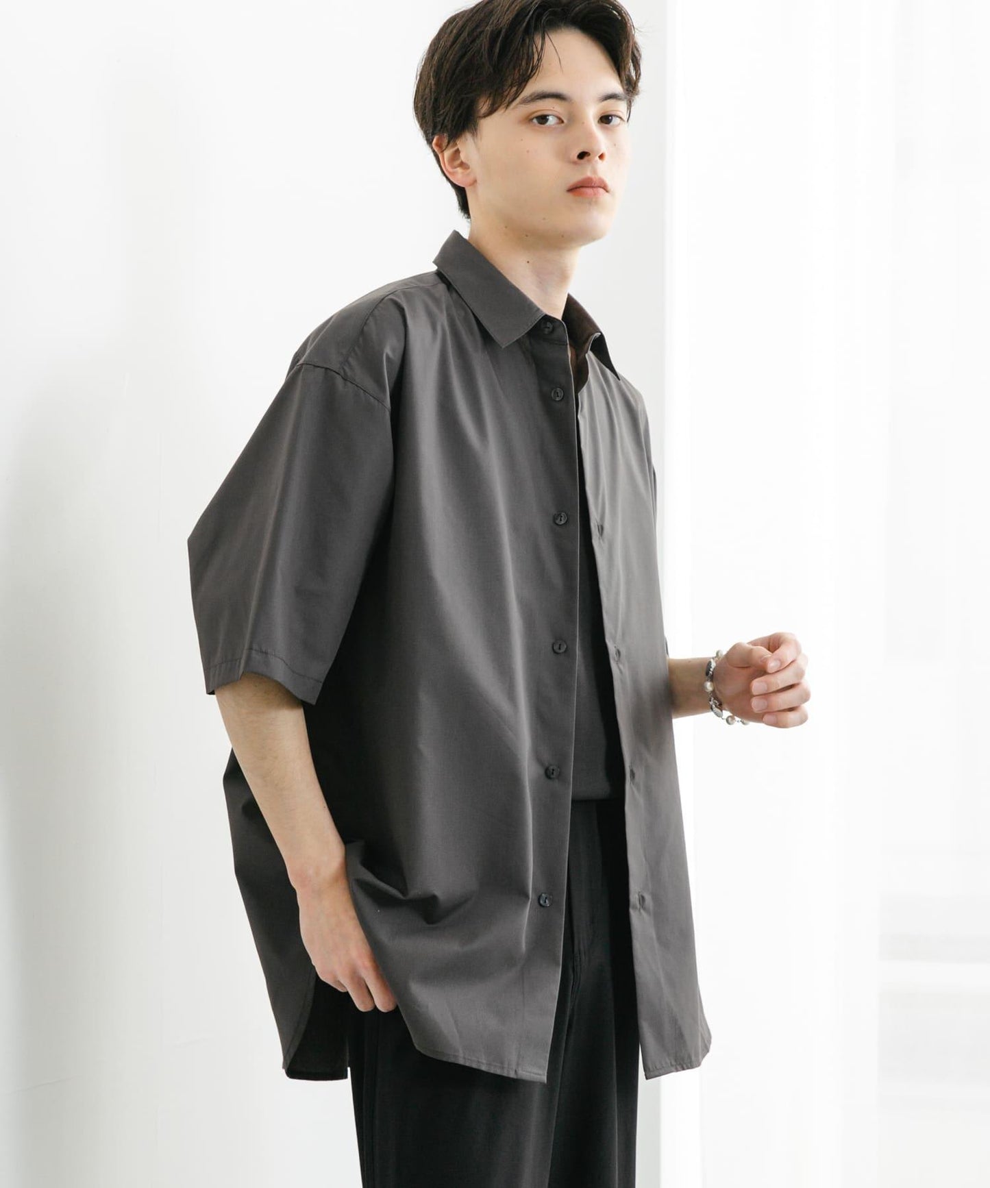 中性寬鬆版常規領短袖襯衫