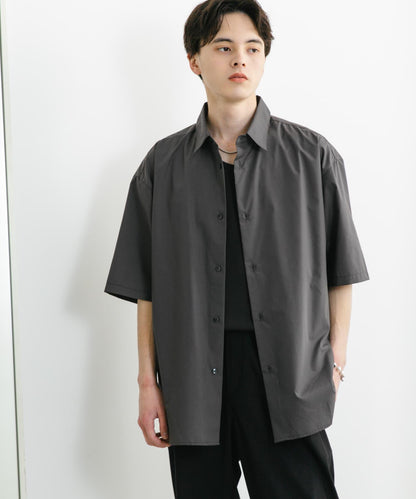 中性寬鬆版常規領短袖襯衫