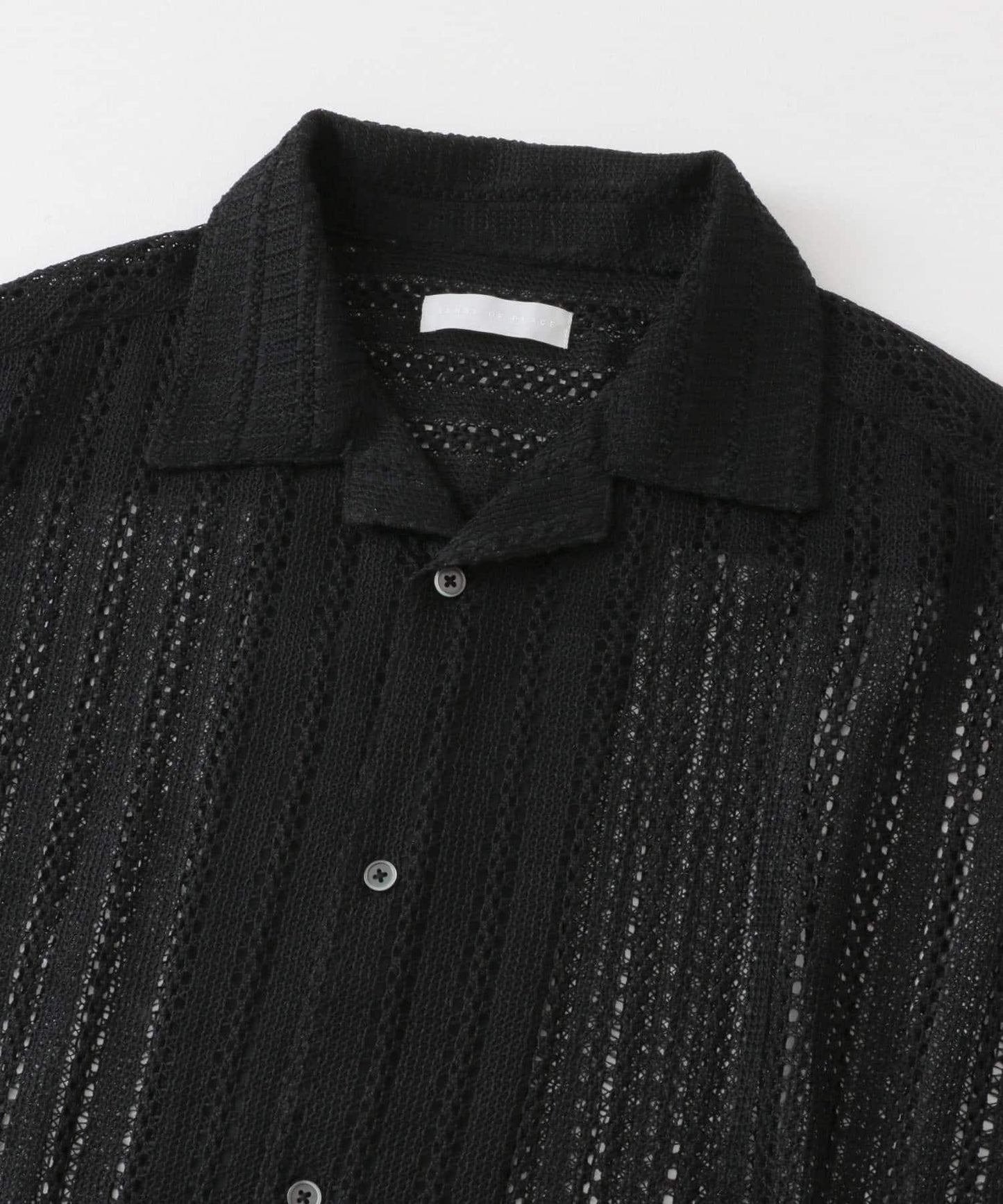 中性款拼色蕾絲開領短袖襯衫