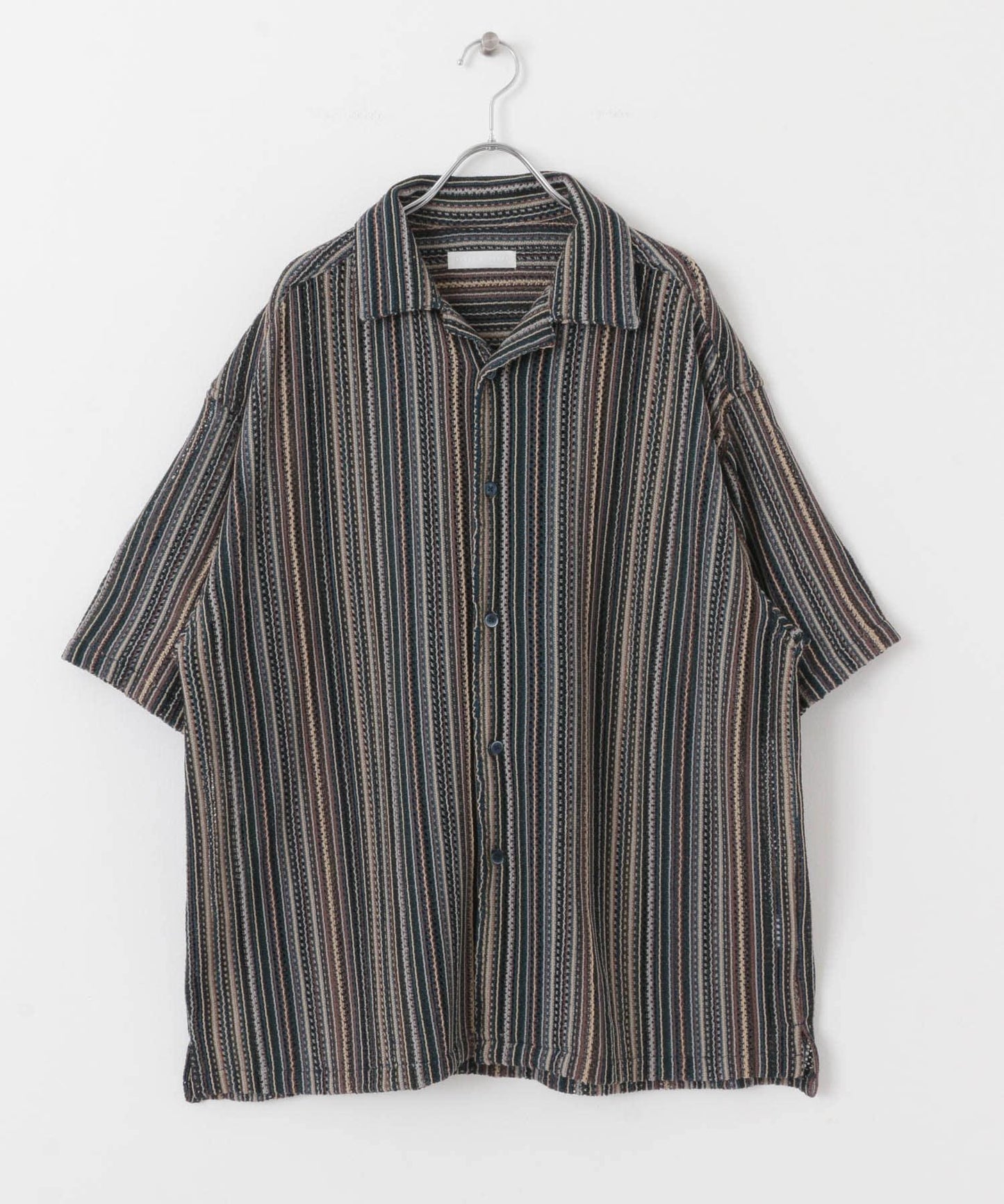 中性款拼色蕾絲開領短袖襯衫