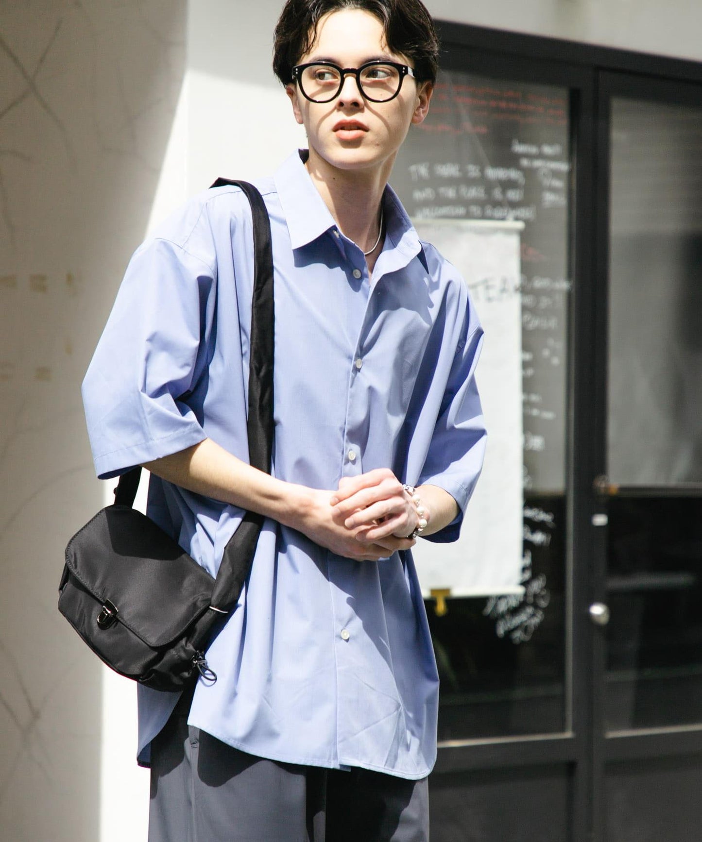 中性寬鬆版常規領短袖襯衫