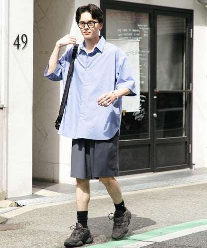 中性寬鬆版常規領短袖襯衫