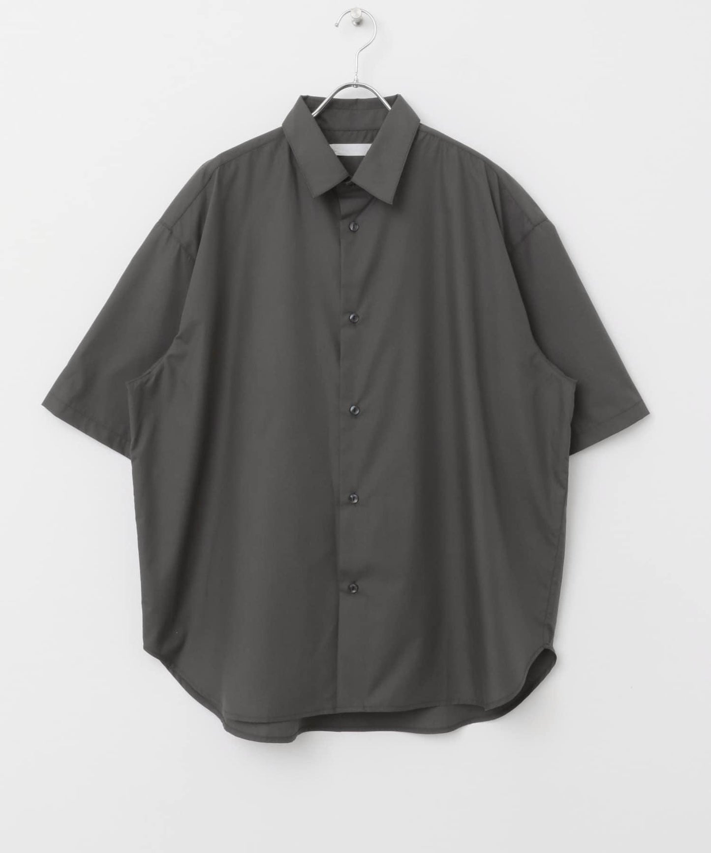 中性寬鬆版常規領短袖襯衫