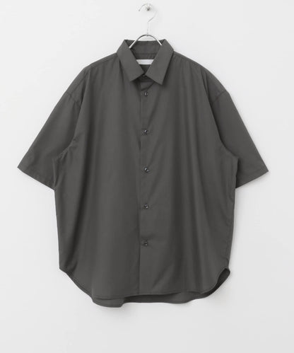 中性寬鬆版常規領短袖襯衫